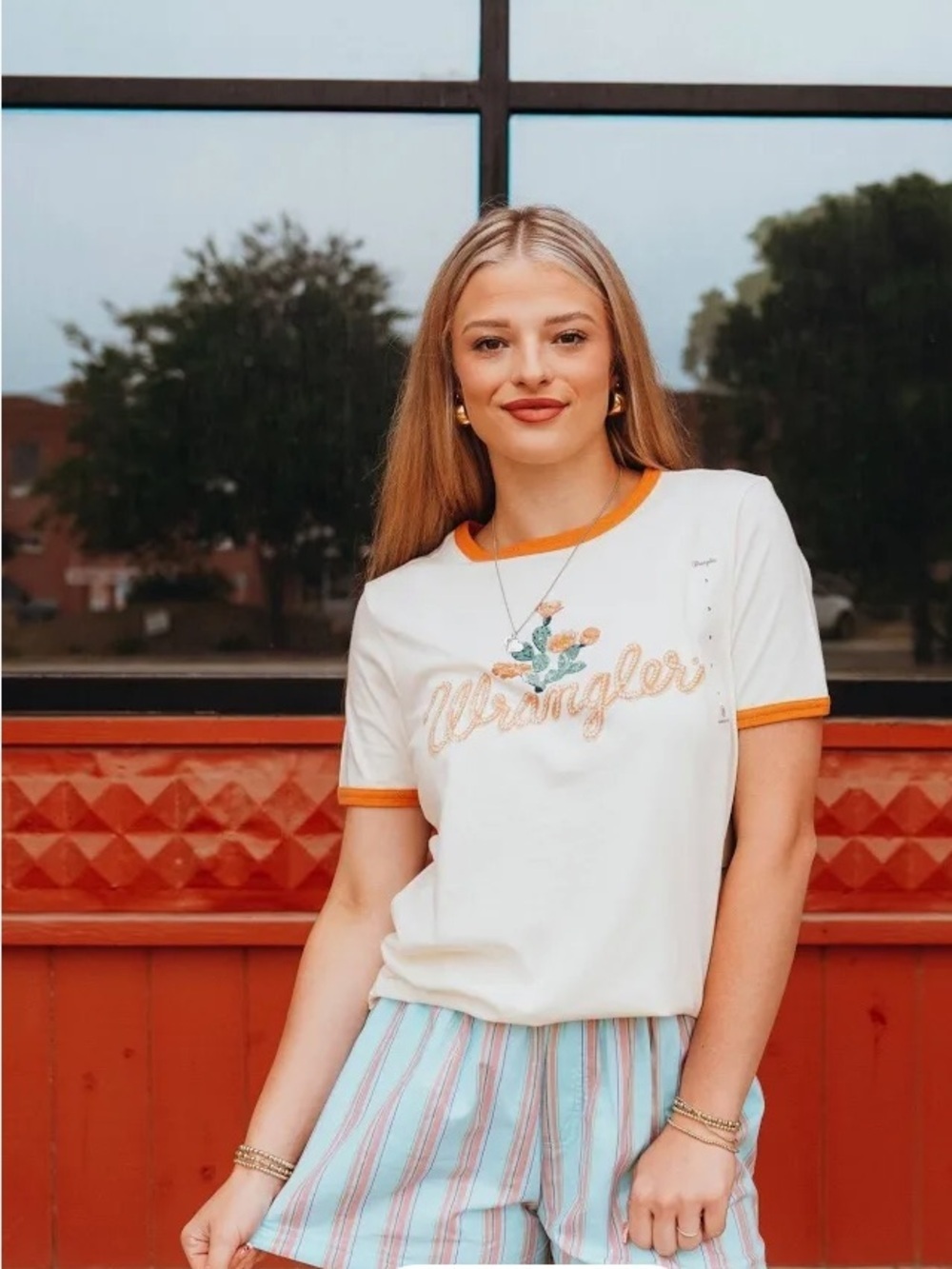 Wrangler Women's Floral Cactus Tee Antique White/Caramel - M